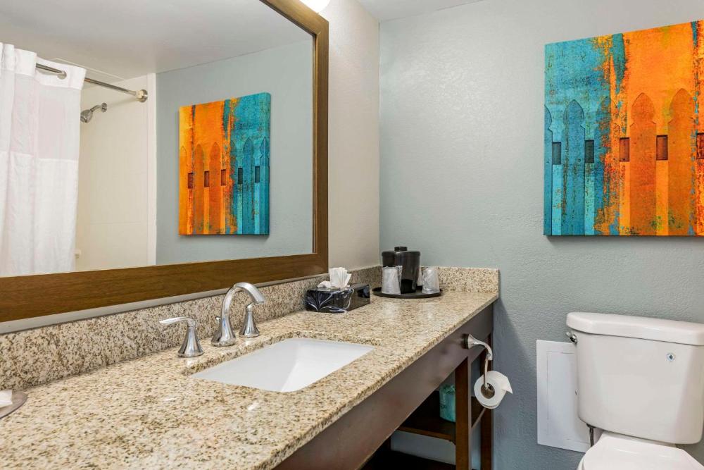 2 Double Beds - Efficiency Suite - Non Smoking interior